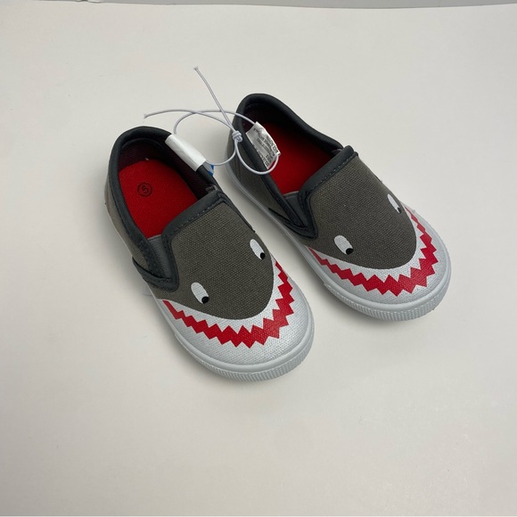 NWT Boys Supreme Look a Like Slip On Shoes, Size 5, Comfy, Slide On, Shark Teeth - Picture 6 of 6